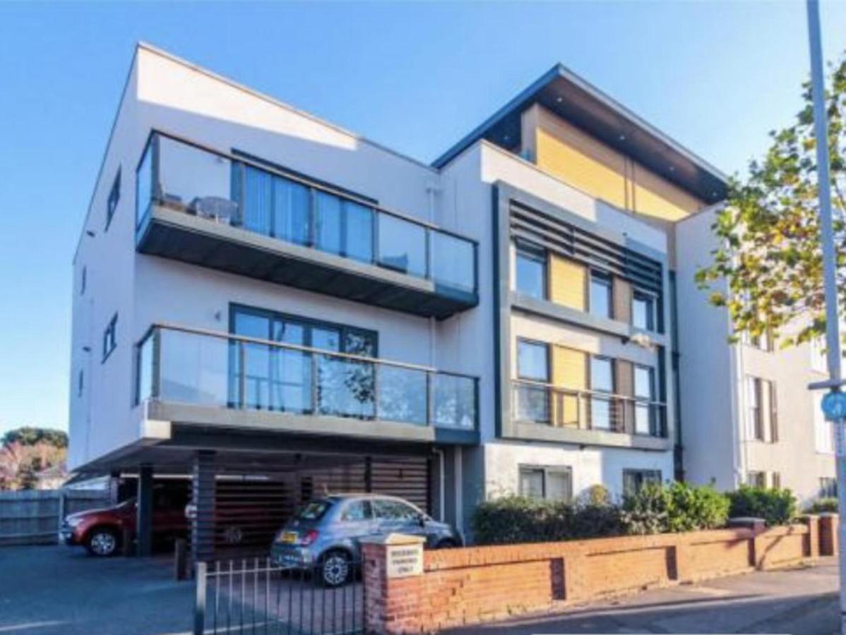 Charming 2-Bed Apartment In Christchurch Christchurch  Exterior photo